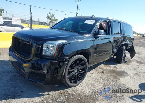 2015 GMC Yukon Xl 1500 Denali z USA, uszkodzony, nr VIN 1GKS2JKJ7FR733962